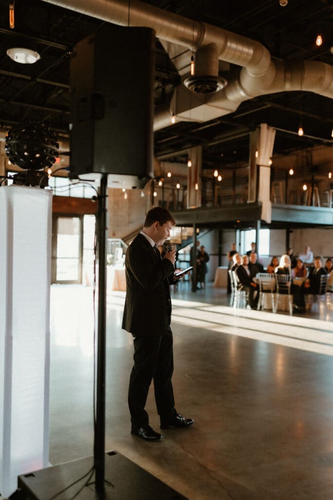 speech photo of groomsman 