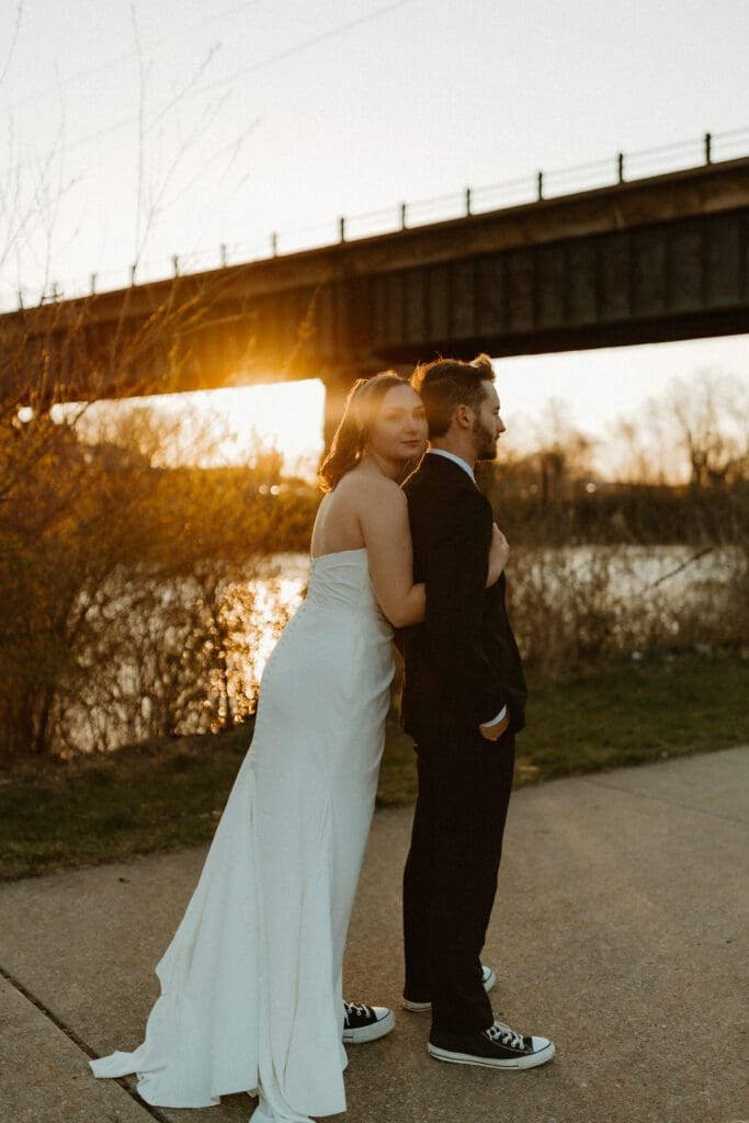 golden hour bride and groom portrait in south bend indiana